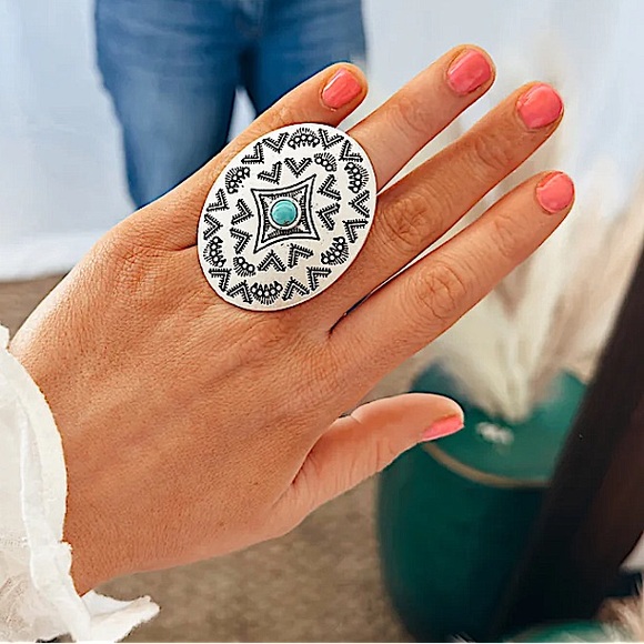 Boho Western Exaggerated Ring Boho Statement - Picture 5 of 5
